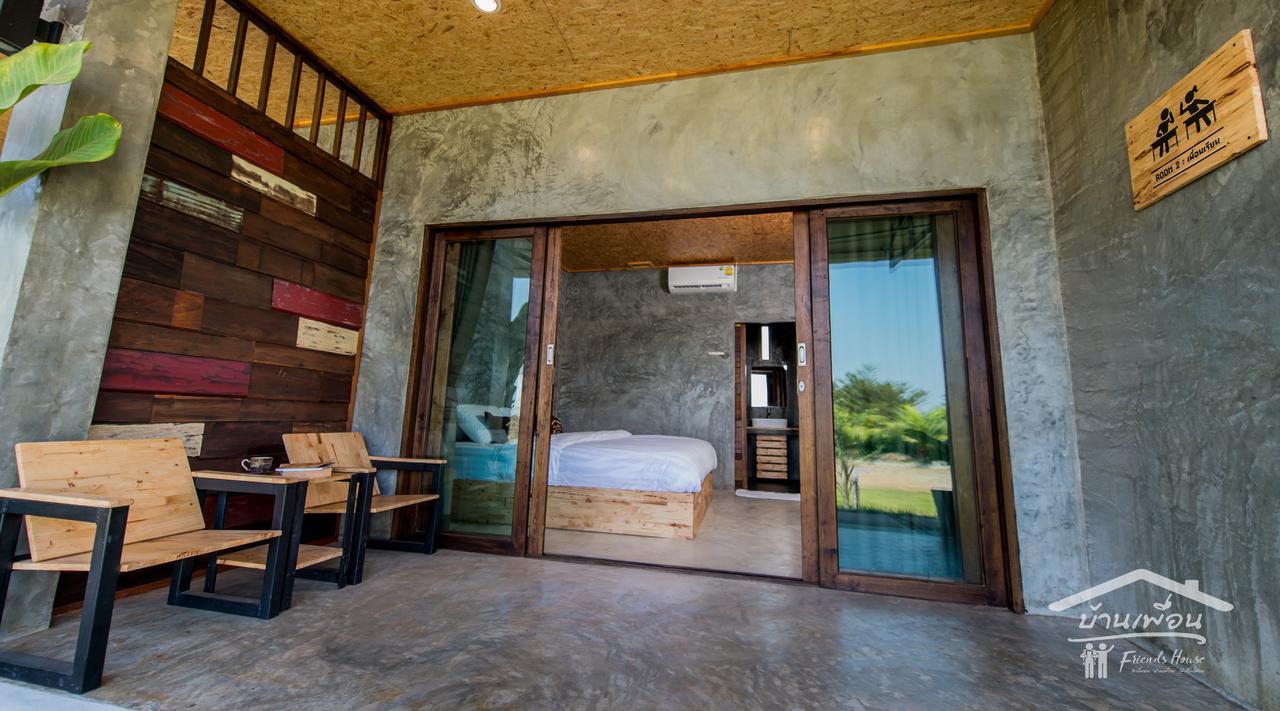 Friends House Hotel Chiang Khan Exterior photo