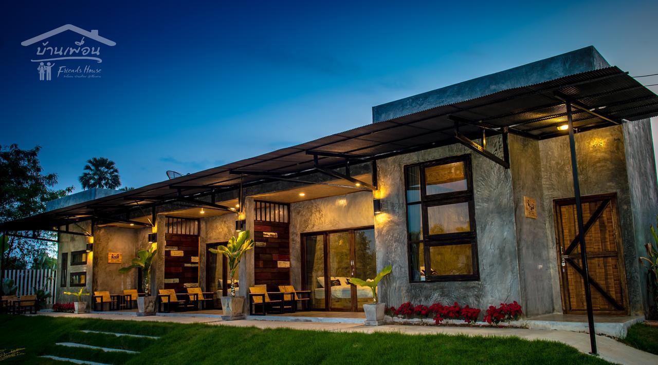 Friends House Hotel Chiang Khan Exterior photo